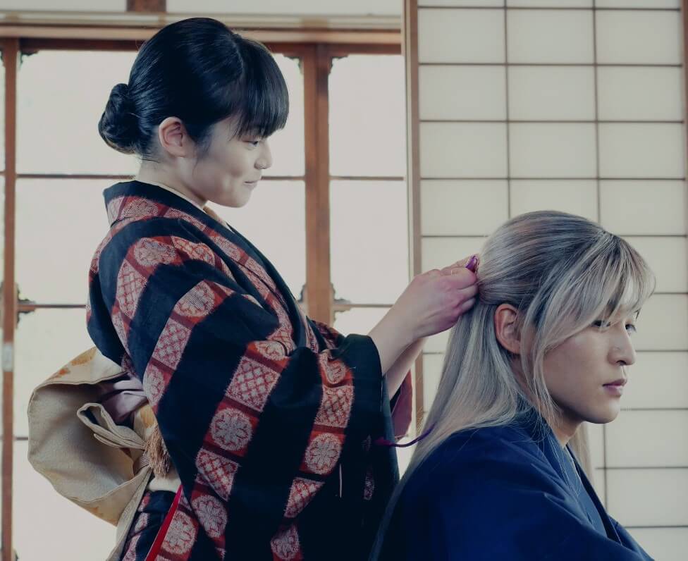 映画「わたしの幸せな結婚」の目黒蓮と今田美桜の共演シーン画像