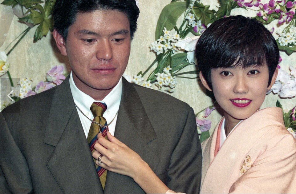 ヒロミと松本伊代の結婚会見の時の画像
