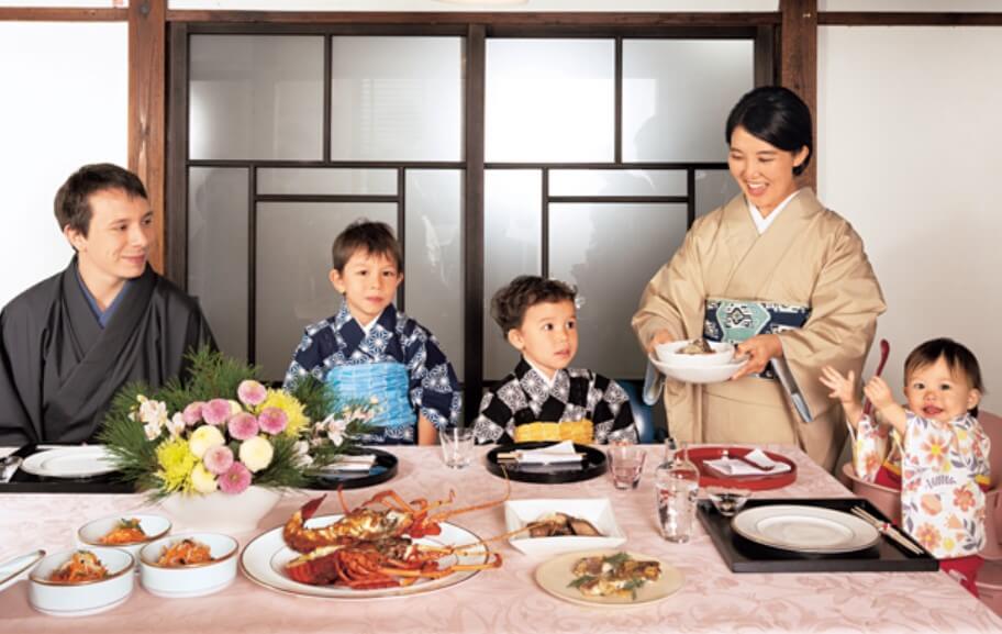 家政婦・志麻さんと旦那(夫)のタサン・ロマンと子供３人の画像
