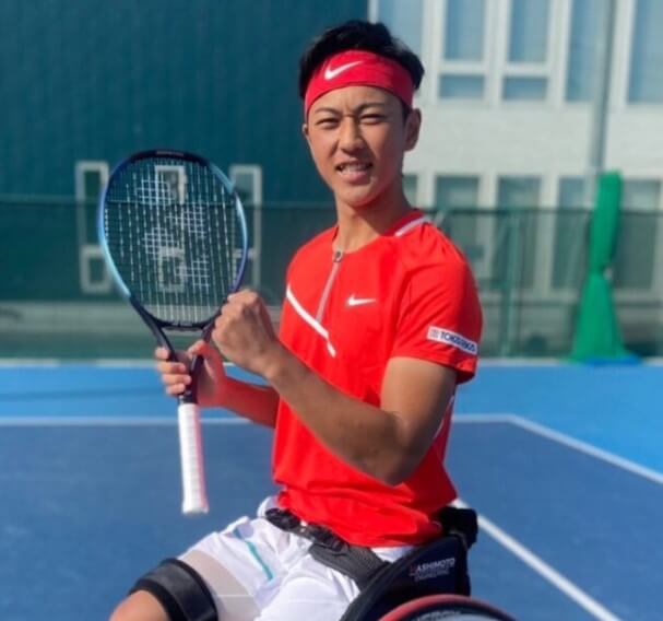 小田凱人選手のテニスをしている画像